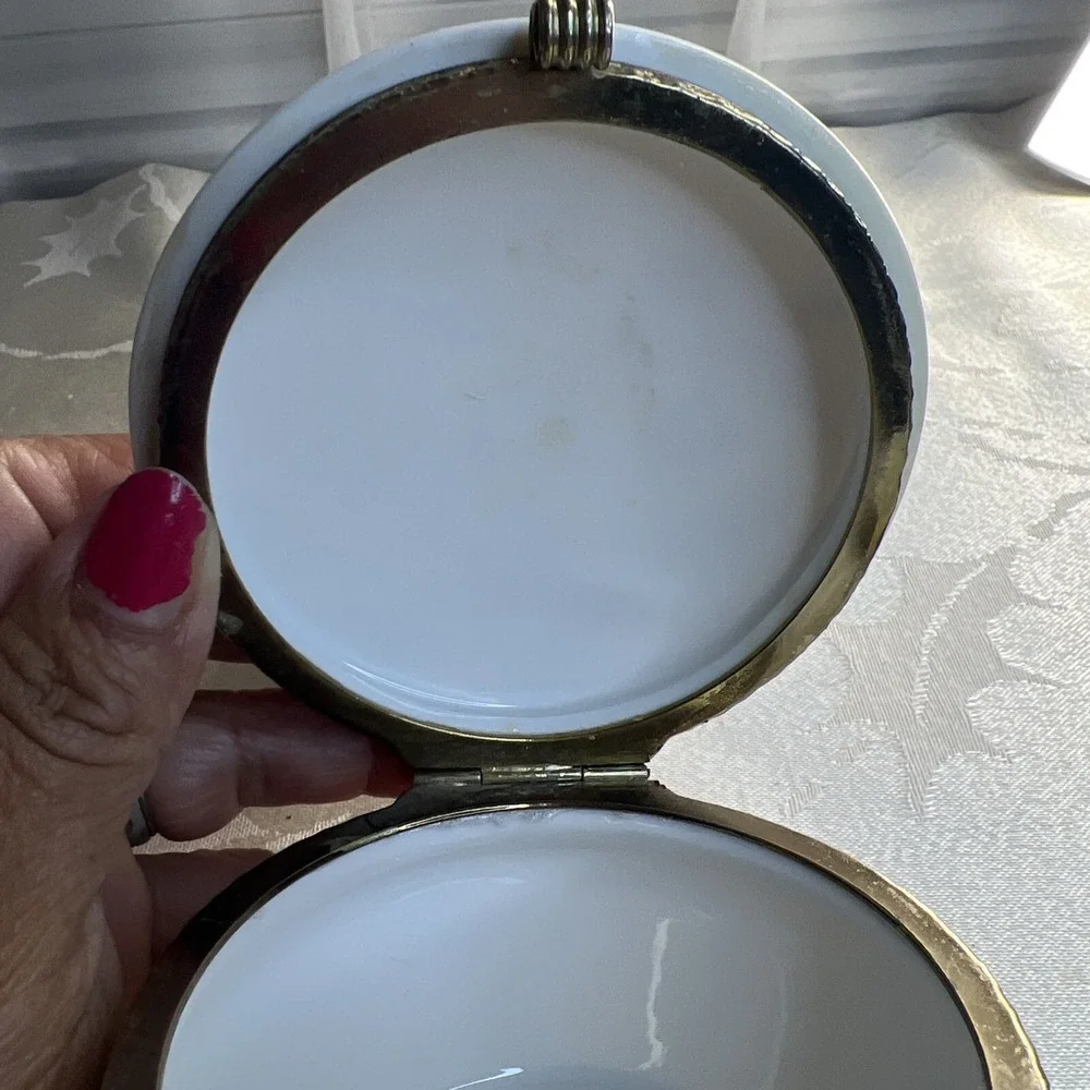 Vintage IRice Hinged Porcelain Powder Puff Box Handpainted Butterflies Paper Lab